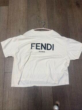 Trendy Cream Short-Sleeve cropped  Logo Tee